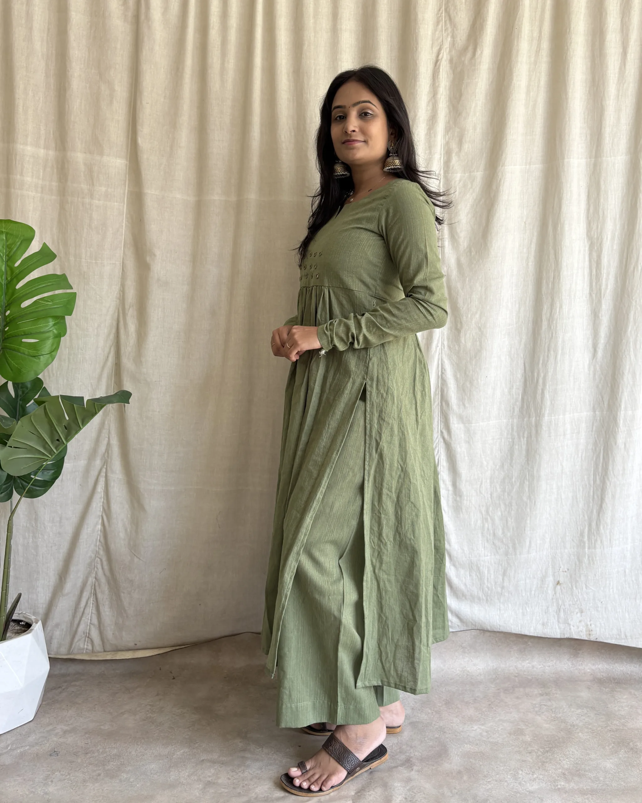 Green handloom cotton kurta set with mirror handwork
