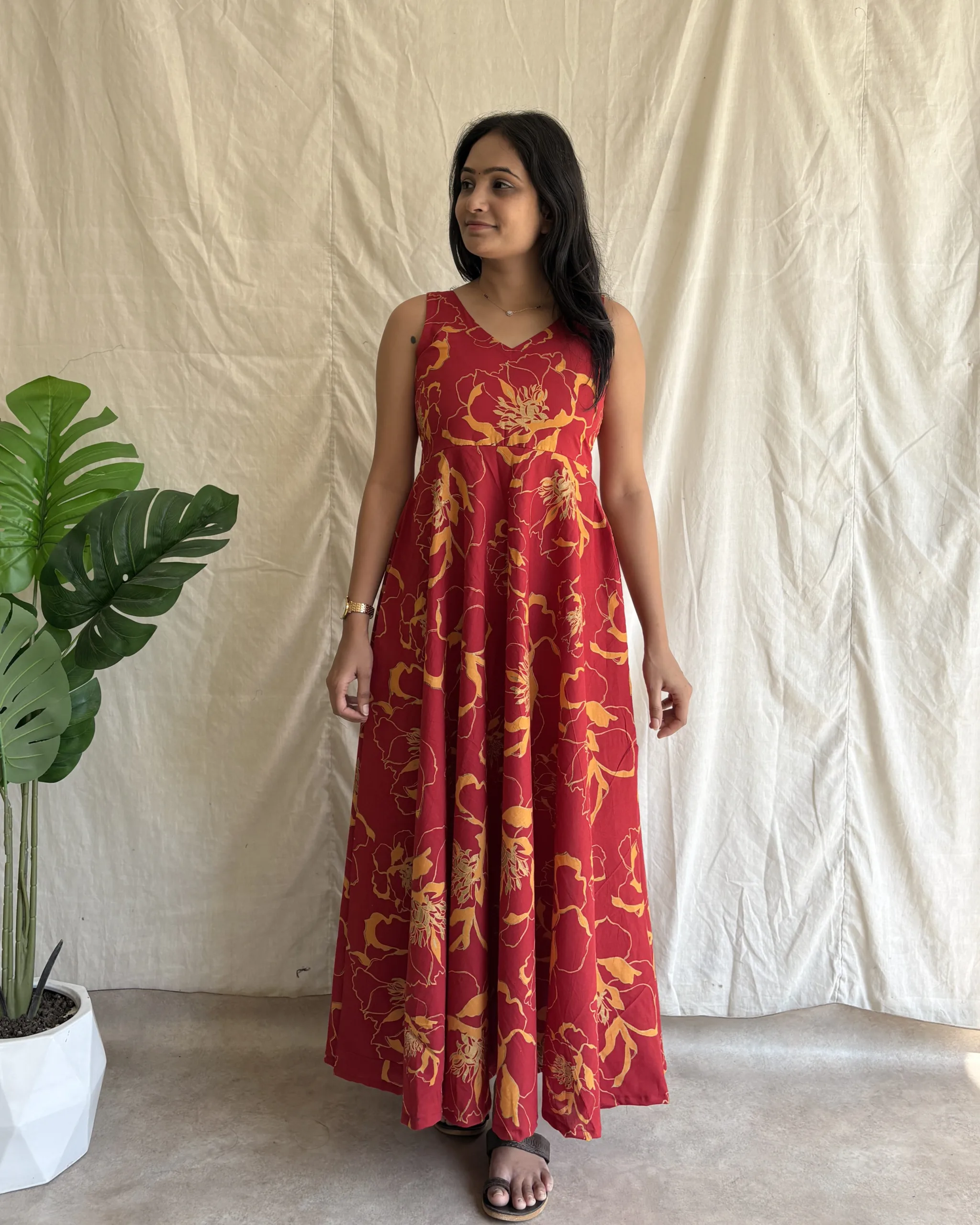 Maroon cotton umbrella flare maxi dress - Image 3