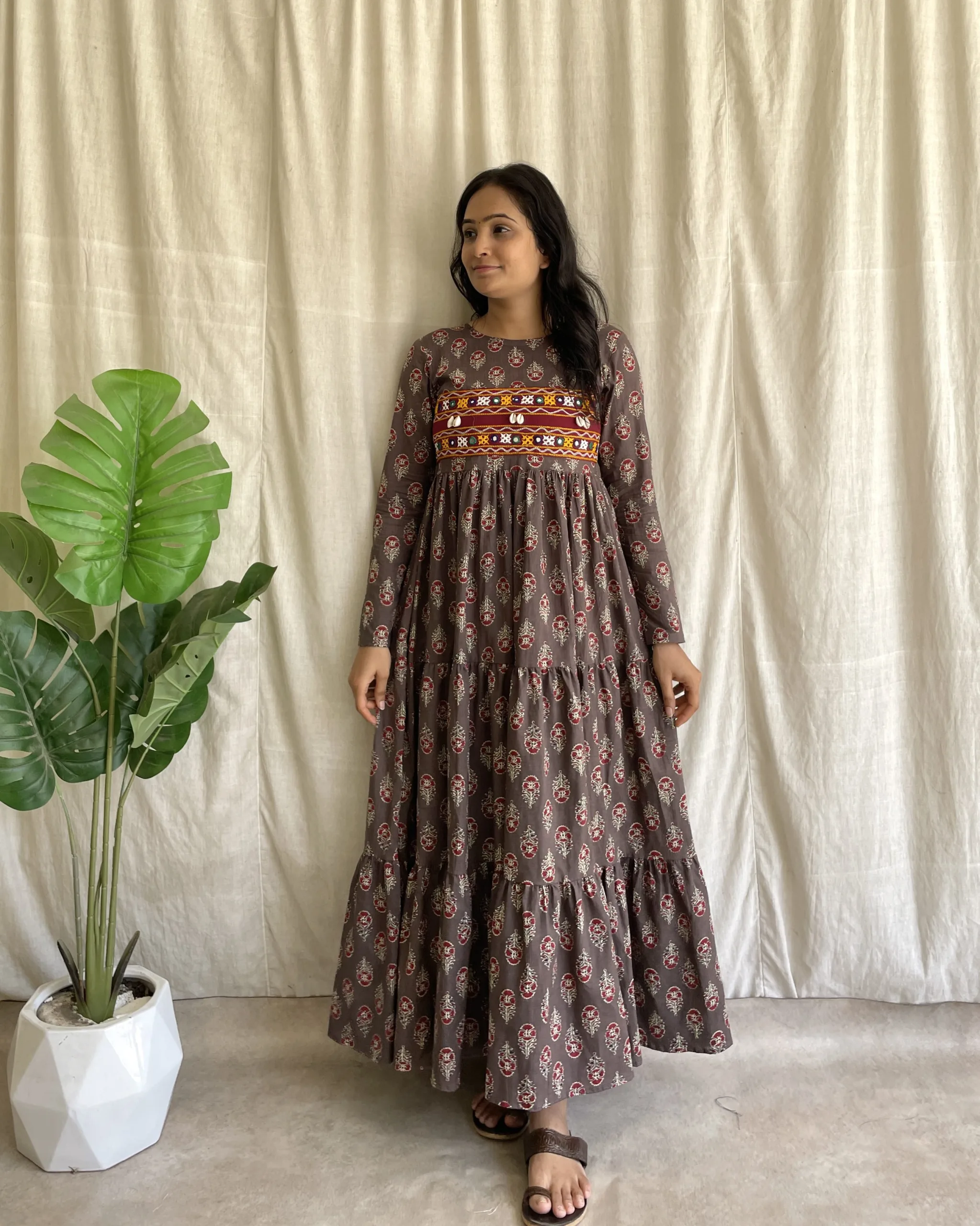 Brown cotton 3 tiered maxi dress - Image 3