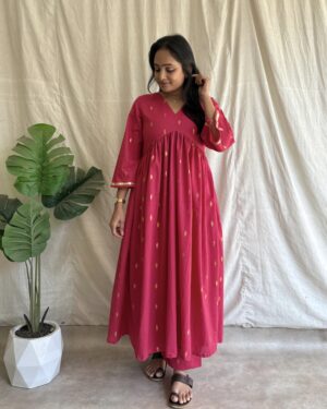 Cotton kurta set with all over golden weave