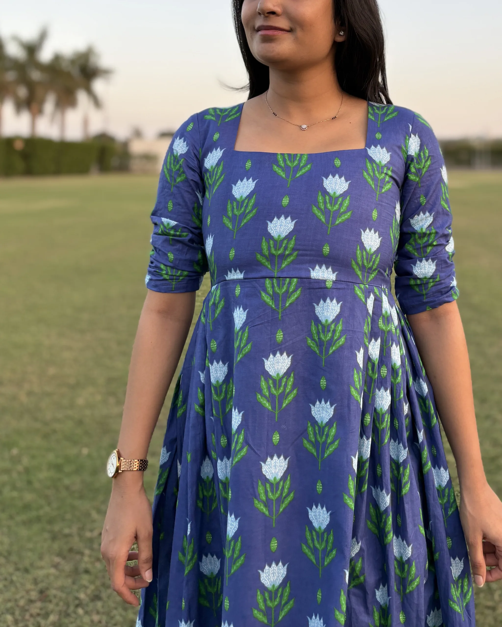 Blue floral print cotton maxi dress - Image 4