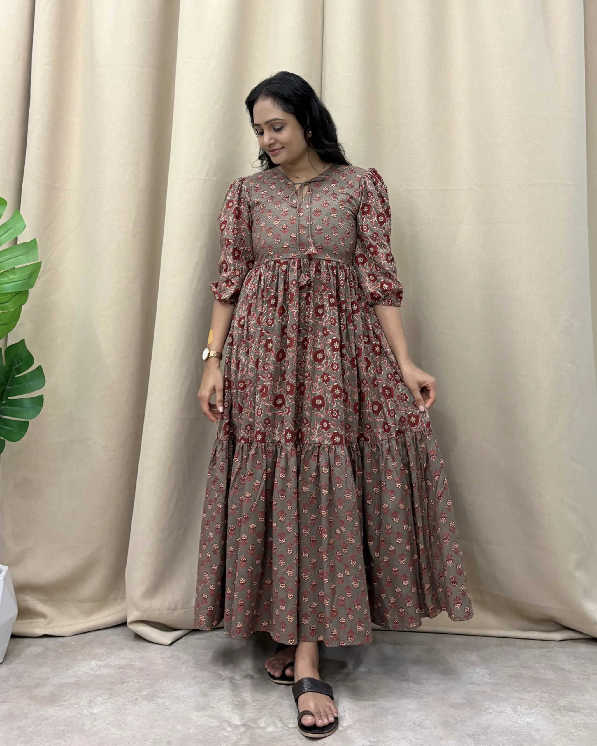 Brown floral print premium cotton tiered maxi dress - Image 3